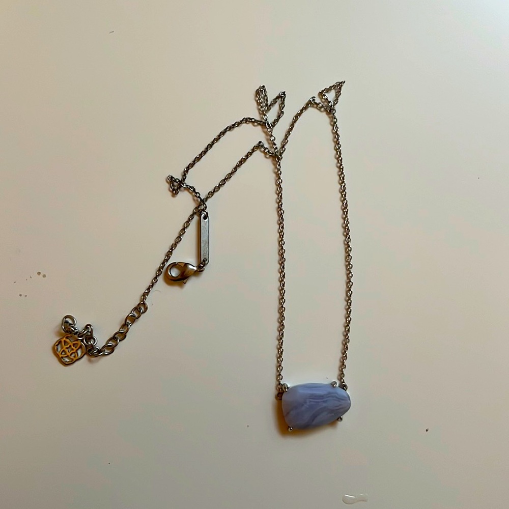 Kendra Scott necklace